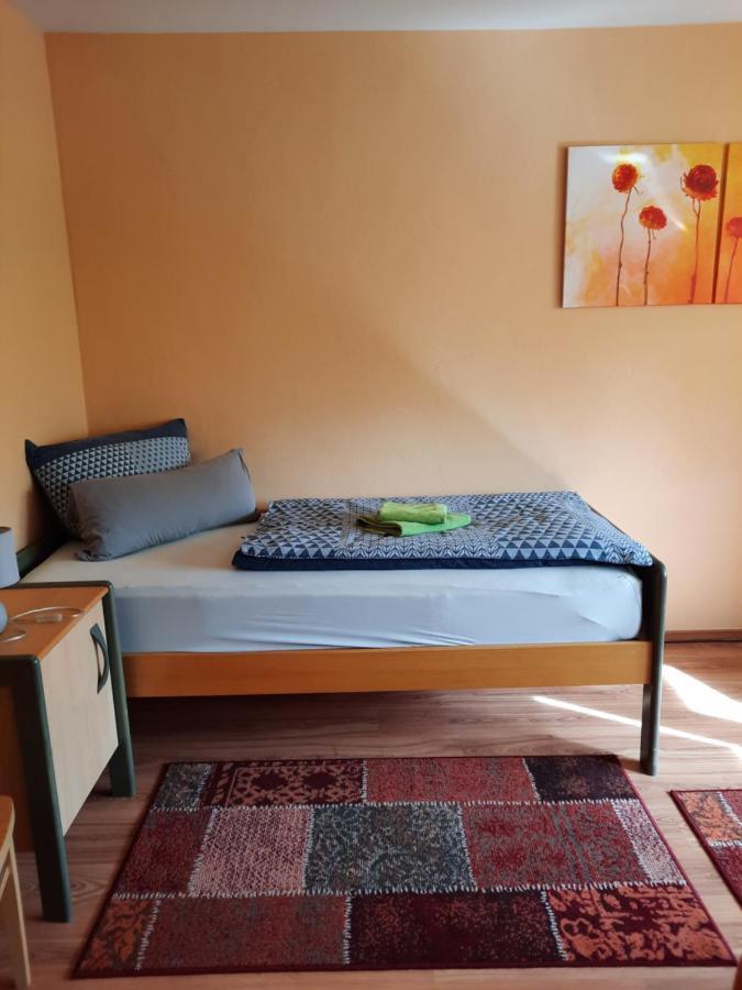 Monteur- Und Ferienwohnung In Hainichen - Obergeschoss Oder Dachgeschoss - Familie Weber Bockendorf Dış mekan fotoğraf