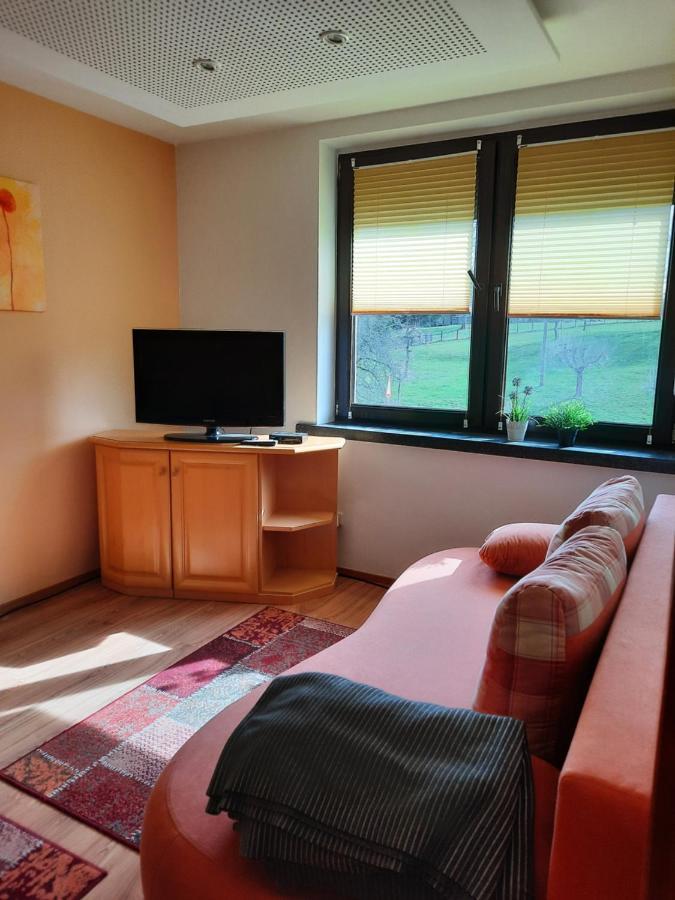 Monteur- Und Ferienwohnung In Hainichen - Obergeschoss Oder Dachgeschoss - Familie Weber Bockendorf Dış mekan fotoğraf